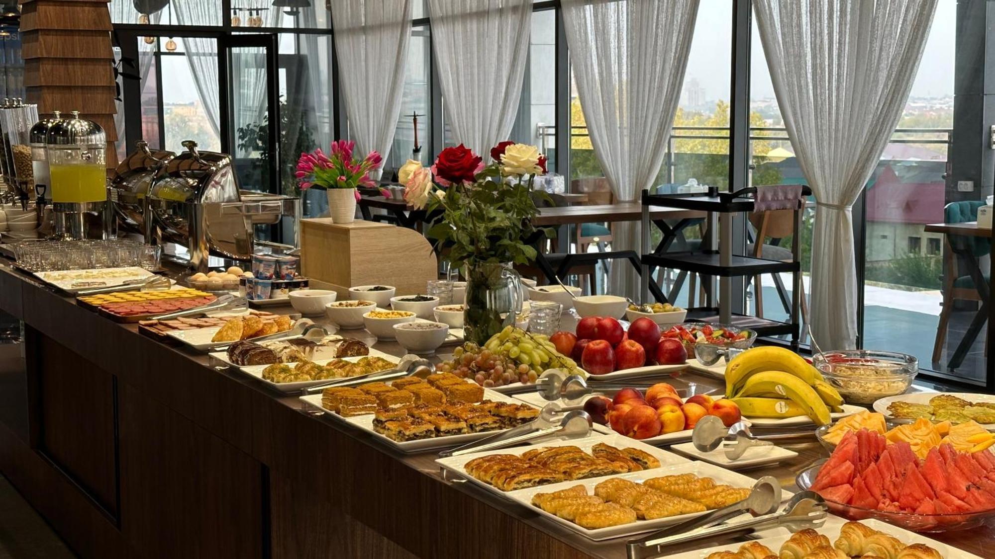 Rayyan Hotel & Spa Tasjkent Buitenkant foto